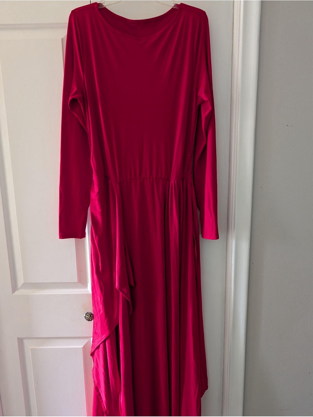 Modesees Elegant Long-Sleeve Red Maxi Dress with Side Knot - Picture 4 of 6
